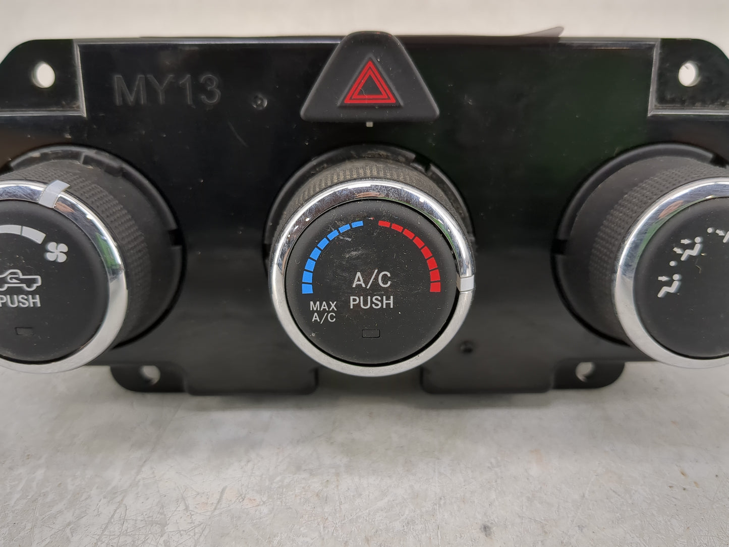 2003-2005 Dodge Ram 2500 Climate Control Module Temperature AC/Heater Replacement P/N:P68268188AA Fits Fits 2003 2004 2005 O