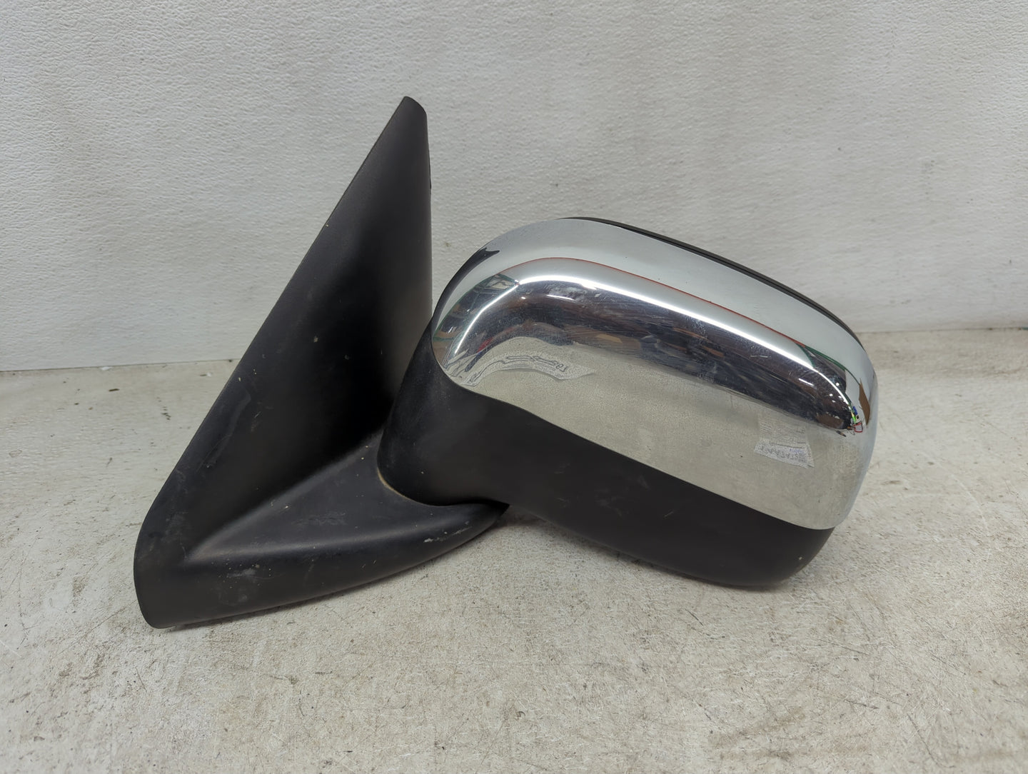 2002-2008 Dodge Ram 1500 Driver Side View Mirror - Left Door Mirror OEM Used - Oemusedautoparts1.com