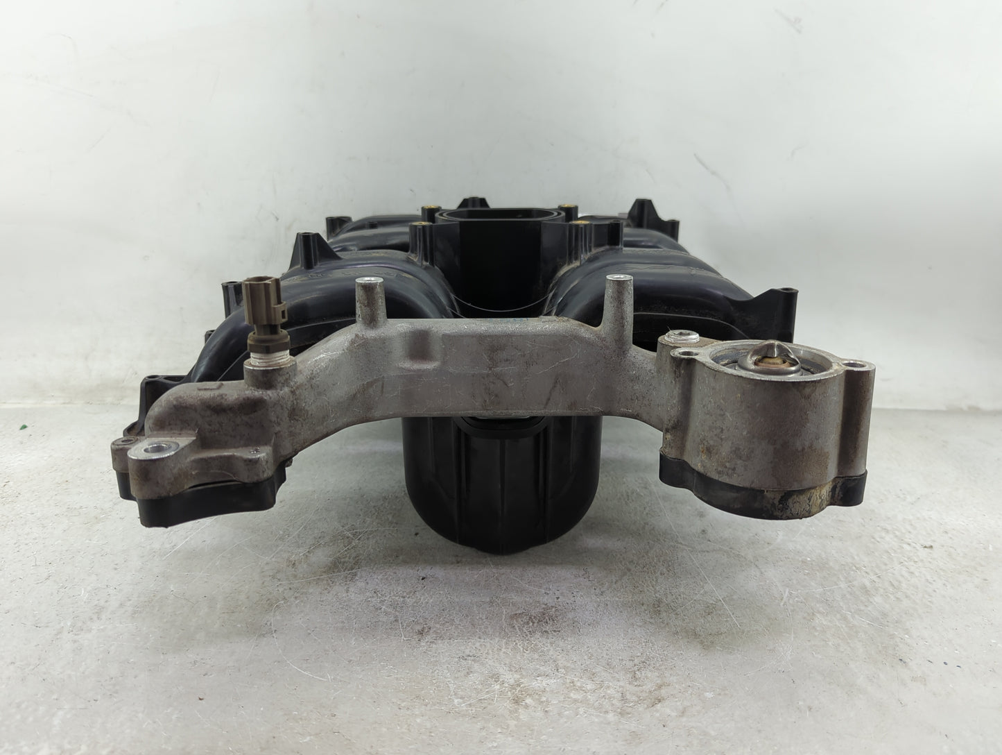 2003-2005 Ford Crown Victoria Air Intake Manifold Fits Fits 2003 2004 2005 OEM Used Auto Parts - Oemusedautoparts1.com
