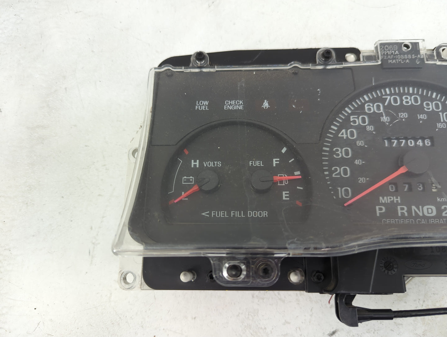 2003-2005 Ford Crown Victoria Instrument Cluster Speedometer Gauges P/N:F2AF-10B885-AB Miles: Fits Fits 2003 2004 2005 OEM U