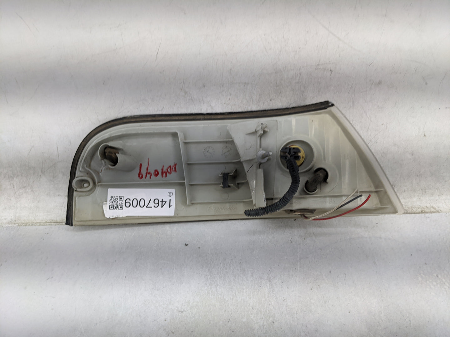 2003 Ford Crown Victoria Passenger Right Oem Head Light Headlight Lamp 1467009 - Oemusedautoparts1.com
