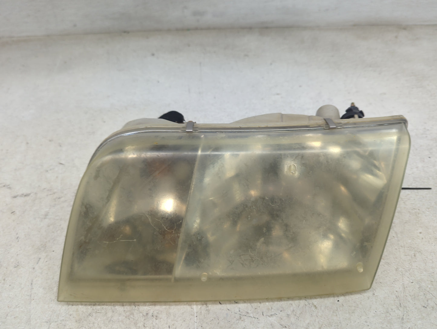 2003-2011 Ford Crown Victoria Driver Left Oem Head Light Headlight Lamp 1467131 - Oemusedautoparts1.com
