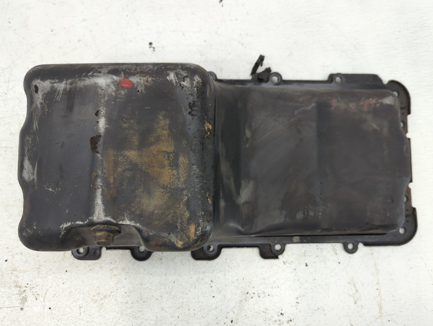 2005 Ford Crown Victoria Engine Oil Pan P/N:F55E-6694-AA Fits OEM Used Auto Parts - Oemusedautoparts1.com