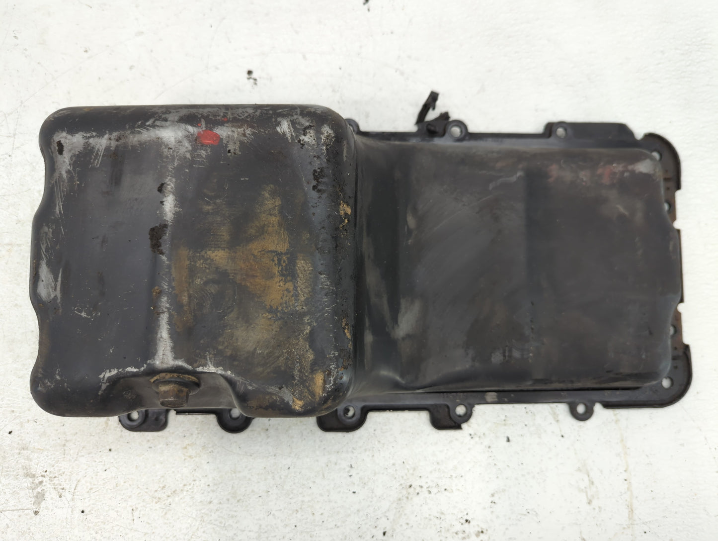 2005 Ford Crown Victoria Engine Oil Pan P/N:F55E-6694-AA Fits OEM Used Auto Parts - Oemusedautoparts1.com