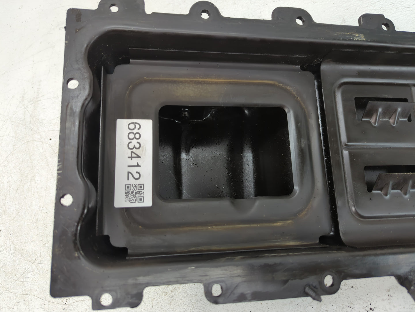 2005 Ford Crown Victoria Engine Oil Pan P/N:F55E-6694-AA Fits OEM Used Auto Parts - Oemusedautoparts1.com