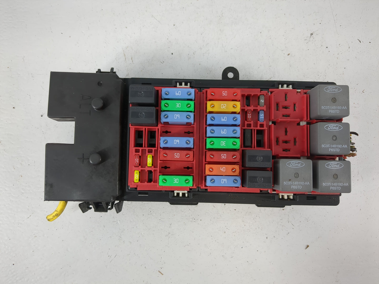 2005-2008 Ford E-150 Fusebox Fuse Box Panel Relay Module P/N:F7UB-14A003-AB Fits Fits 2005 2006 2007 2008 OEM Used Auto Part