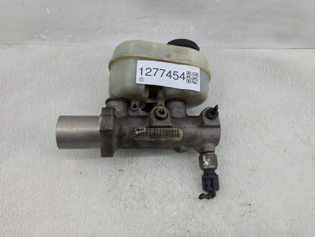 2004-2005 Ford E-150 Brake Master Cylinder - Oemusedautoparts1.com