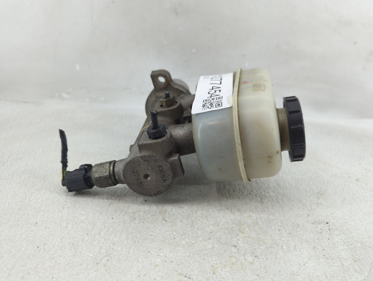 2004-2005 Ford E-150 Brake Master Cylinder - Oemusedautoparts1.com