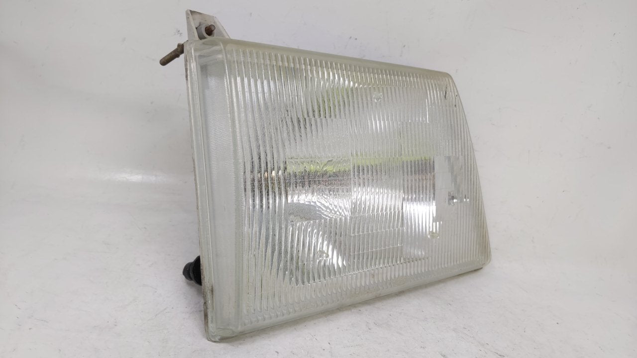 2002-2007 Ford E-150 Passenger Right Oem Head Light Headlight Lamp - Oemusedautoparts1.com