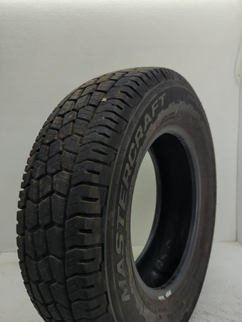 compare product Used Tire LT225/75R16 MASTERCRAFT STRATUS 115/112R - Tread Depth 10/32