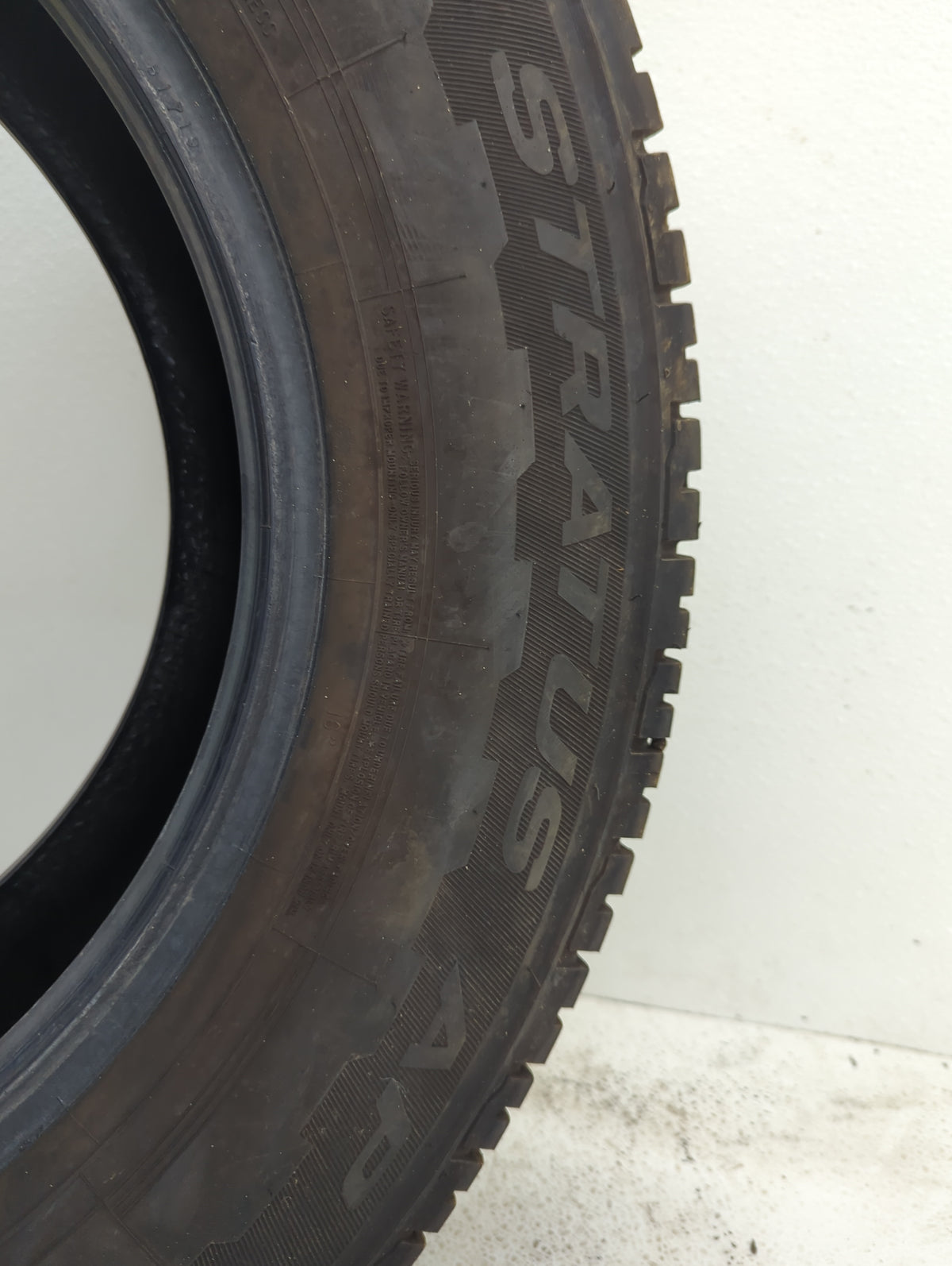 Used Tire LT225/75R16 MASTERCRAFT STRATUS 115/112R - Tread Depth 10/32 - Oemusedautoparts1.com