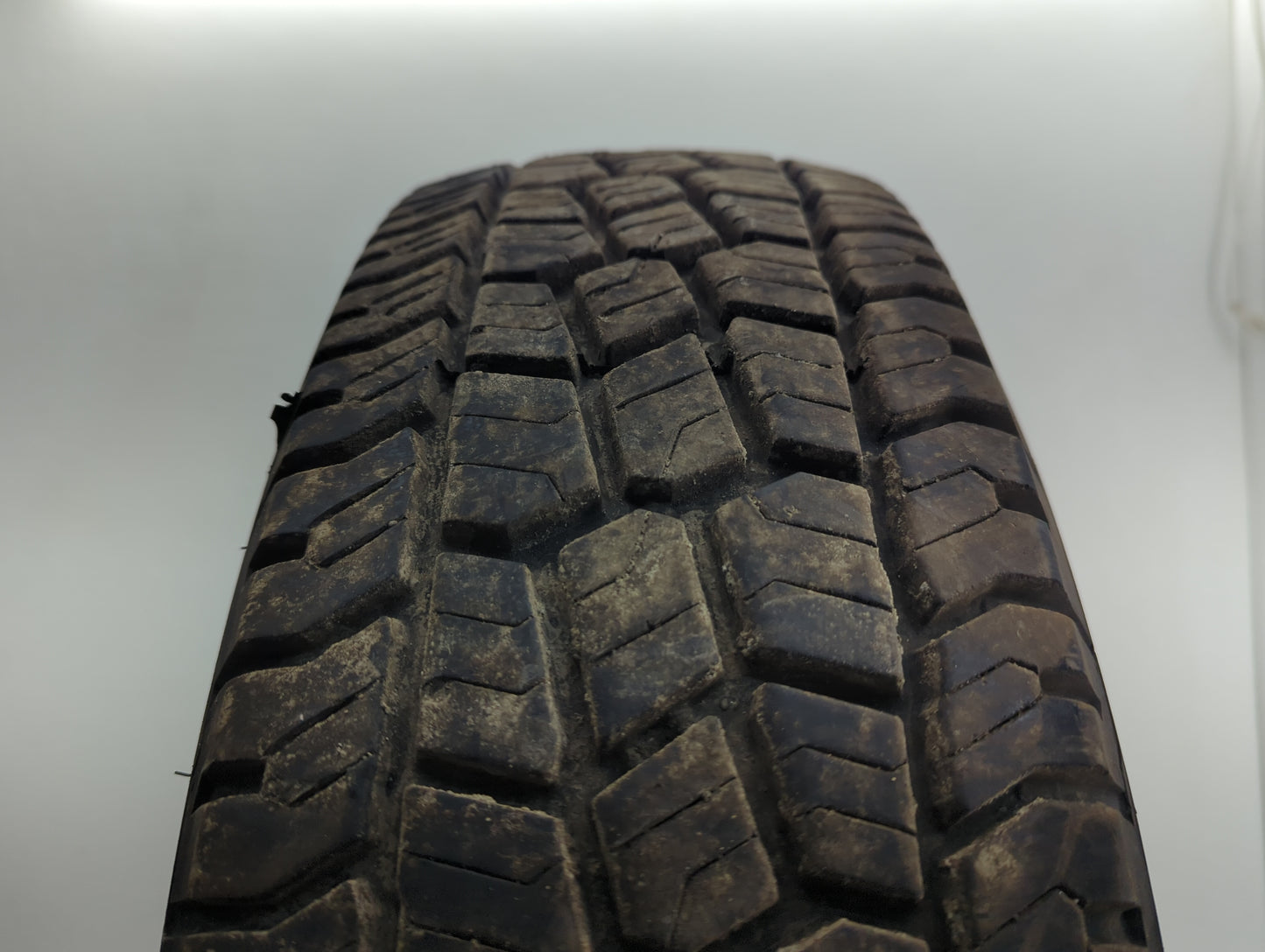 Used Tire LT225/75R16 MASTERCRAFT STRATUS 115/112R - Tread Depth 10/32 - Oemusedautoparts1.com