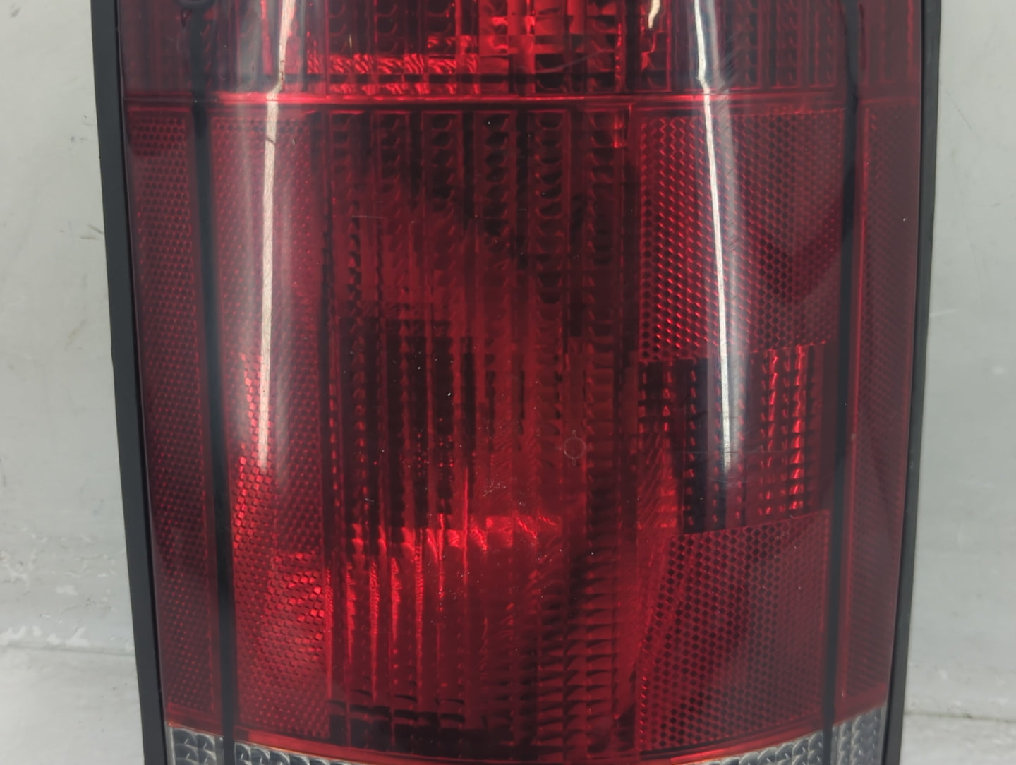 2005-2012 Ford E-250 Tail Light Assembly Passenger Right OEM P/N:F7UB-13440-A Fits OEM Used Auto Parts - Oemusedautoparts1.c