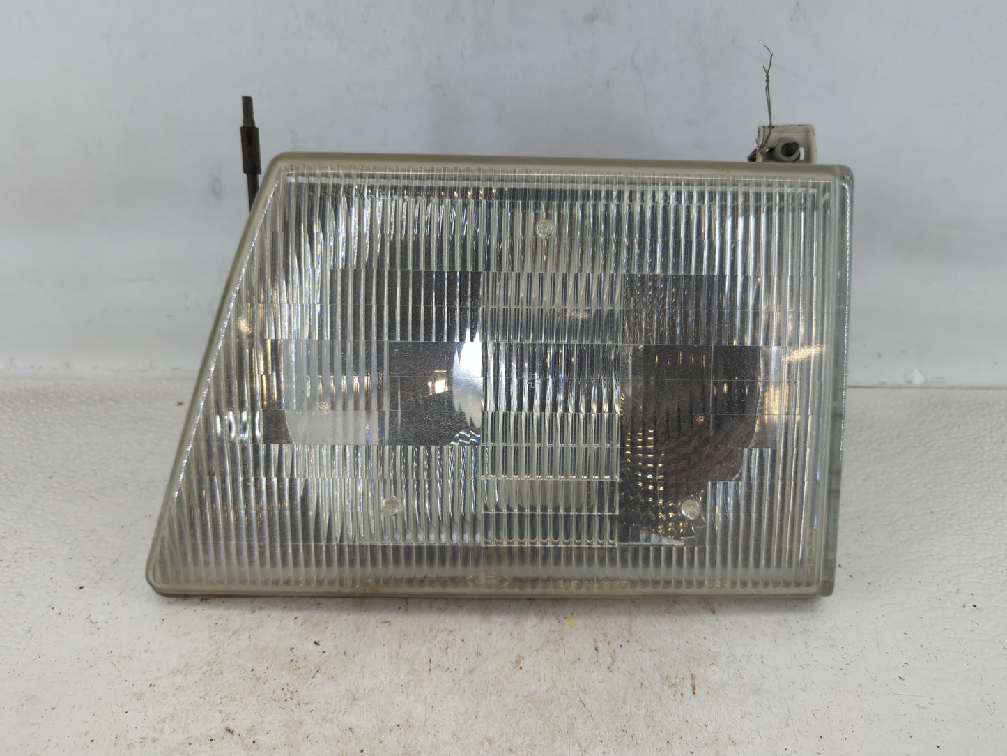 1997-2007 Ford E-350 Econoline Driver Left Oem Head Light Headlight Lamp - Oemusedautoparts1.com