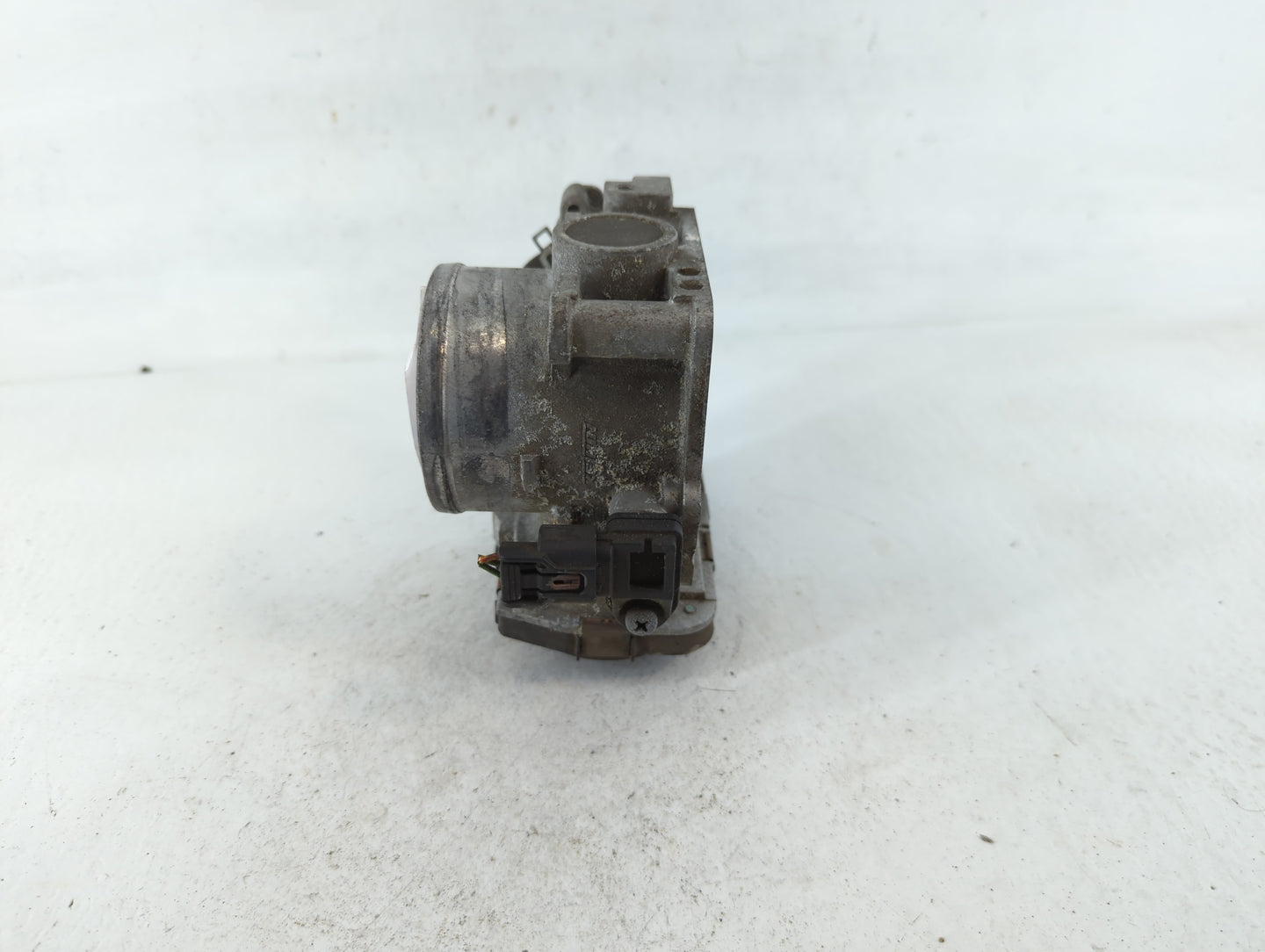 2005-2016 Ford E-350 Super Duty Throttle Body P/N:GMA3A_U10895608775 6G04 Fits OEM Used Auto Parts - Oemusedautoparts1.com