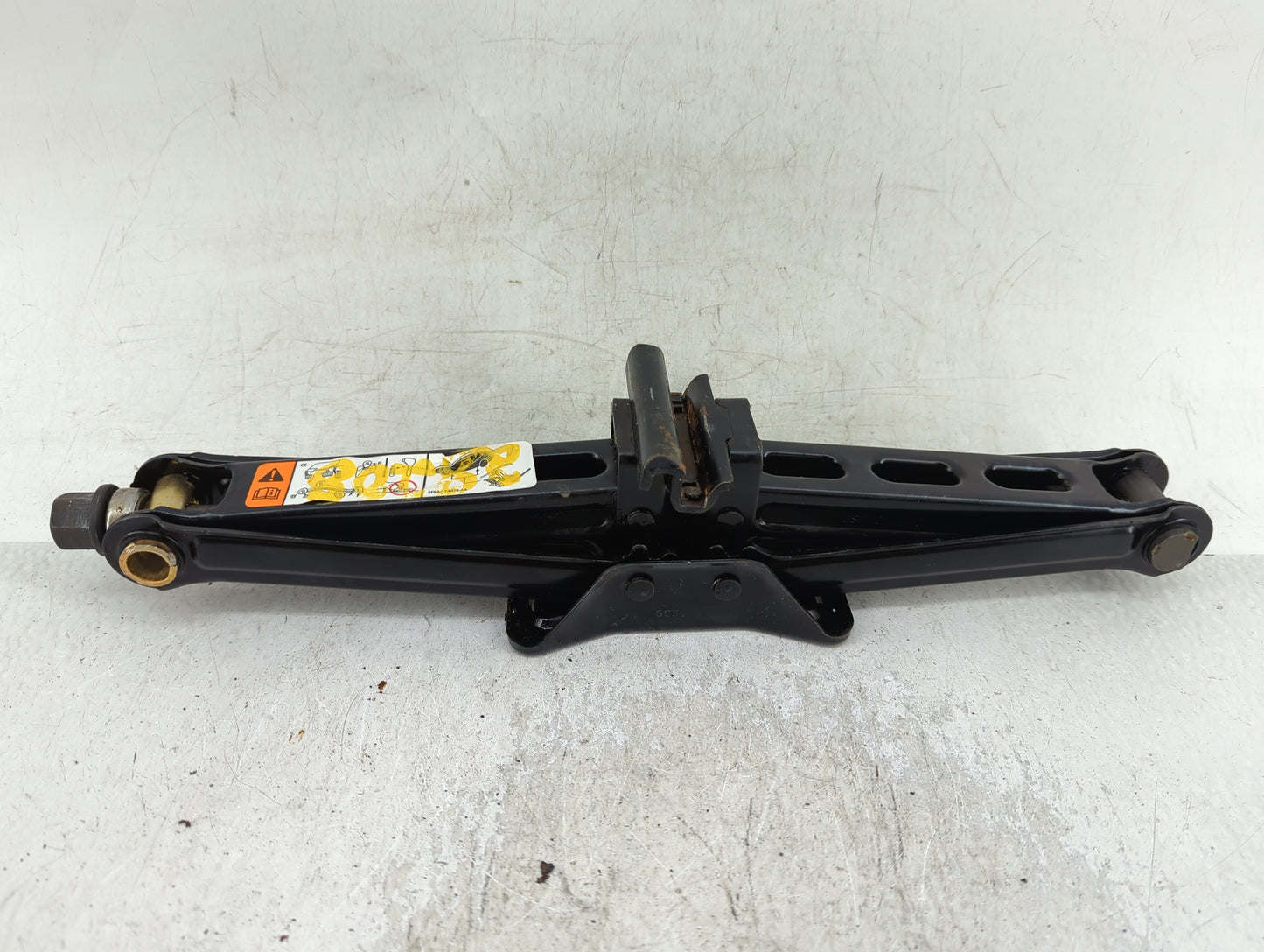 2005 Ford Edge Spare Scissor Car Jack - Oemusedautoparts1.com