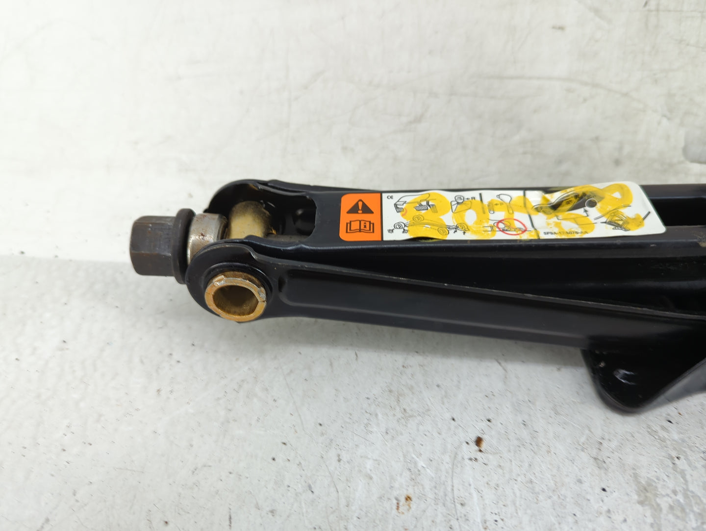 2005 Ford Edge Spare Scissor Car Jack - Oemusedautoparts1.com