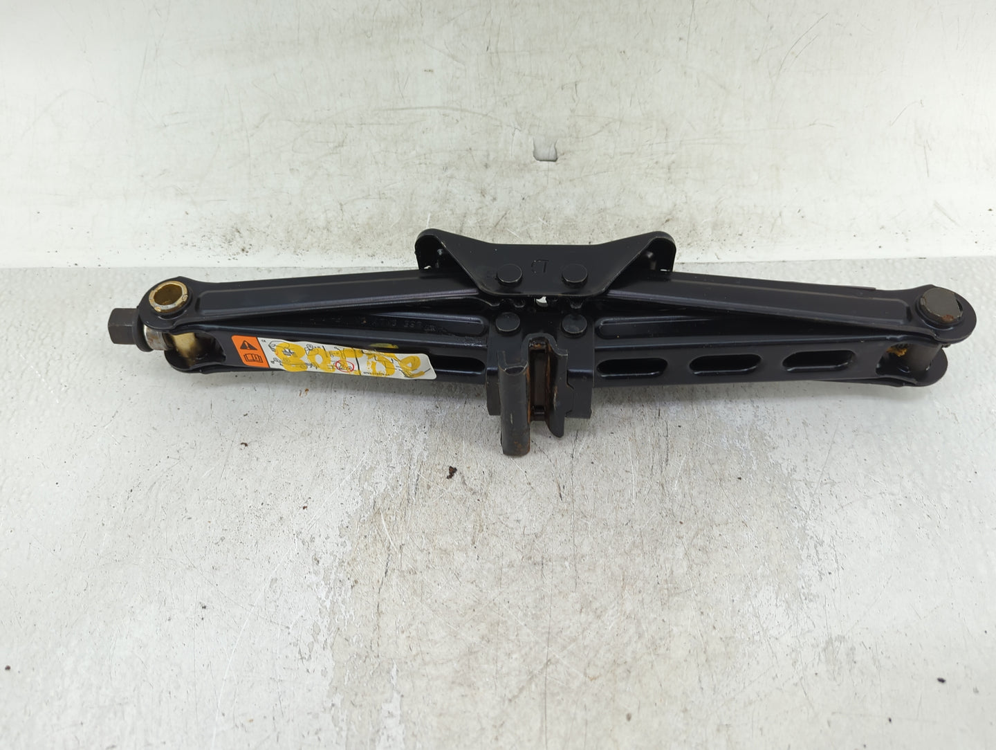 2005 Ford Edge Spare Scissor Car Jack - Oemusedautoparts1.com