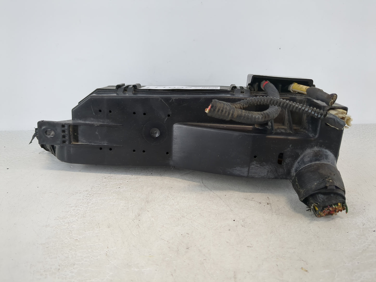 2005-2007 Ford Escape Fusebox Fuse Box Panel Relay Module P/N:90293 Fits Fits 2005 2006 2007 OEM Used Auto Parts - Oemusedau