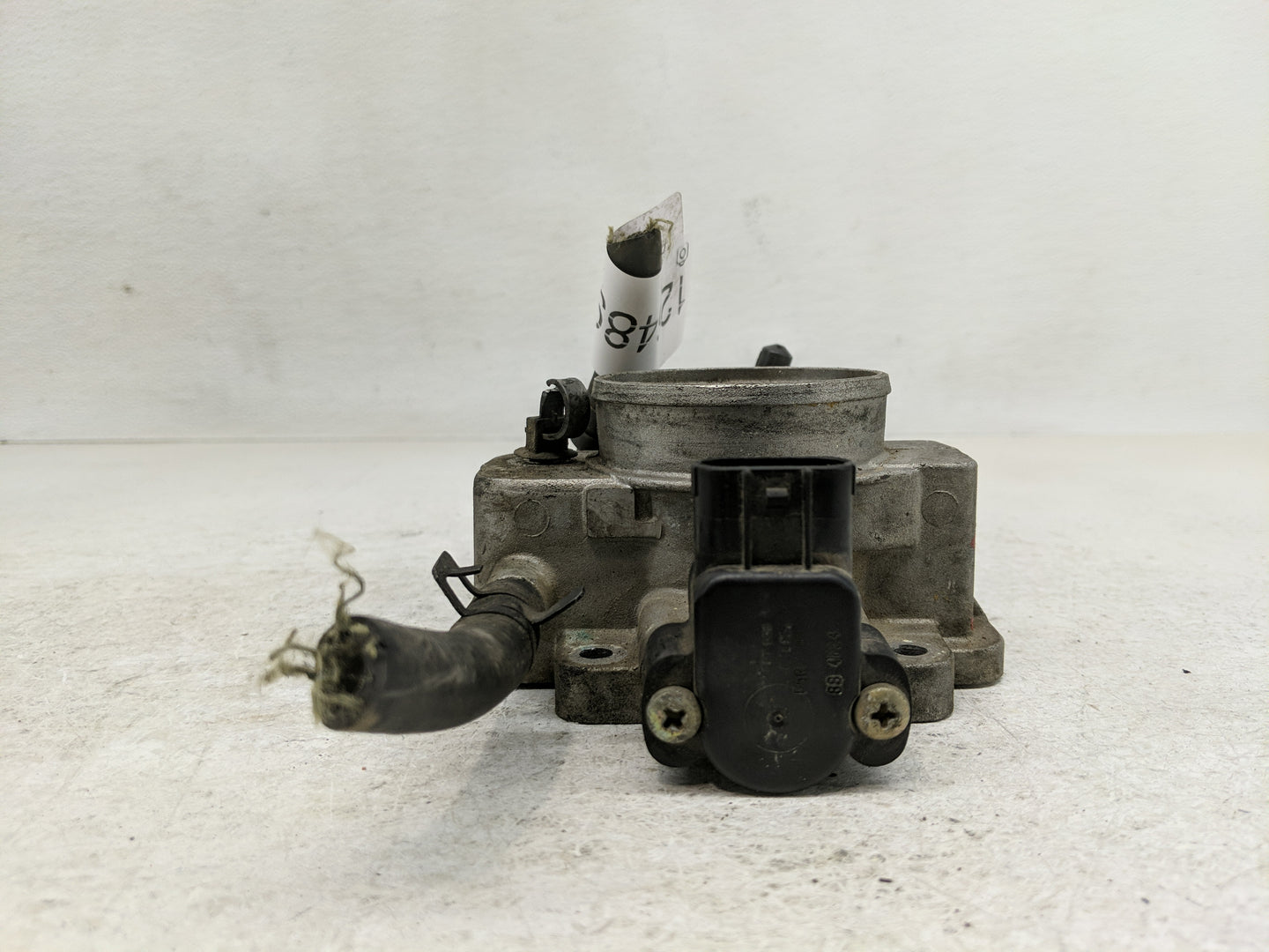 2005 Ford Escape Throttle Body Fits OEM Used Auto Parts - Oemusedautoparts1.com
