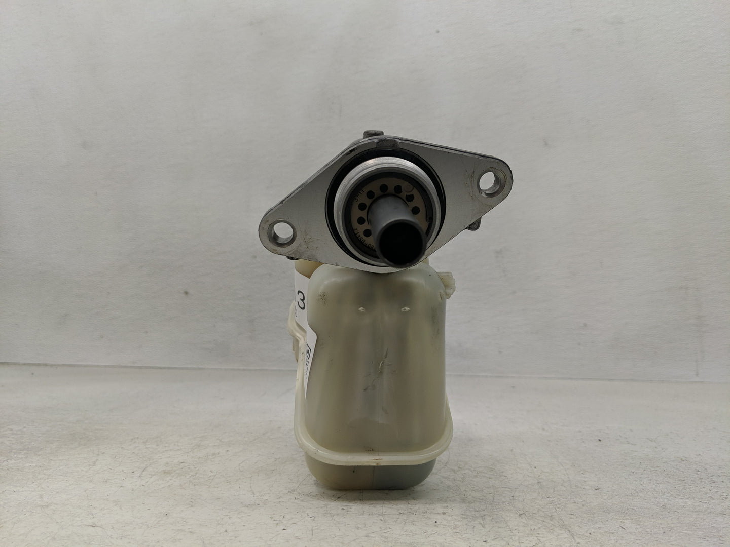 2005-2007 Ford Escape Brake Master Cylinder - Oemusedautoparts1.com