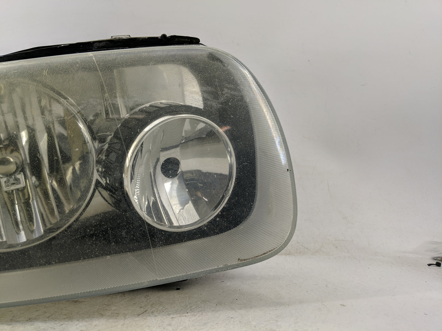 2005-2007 Ford Escape Passenger Right Oem Head Light Headlight Lamp - Oemusedautoparts1.com