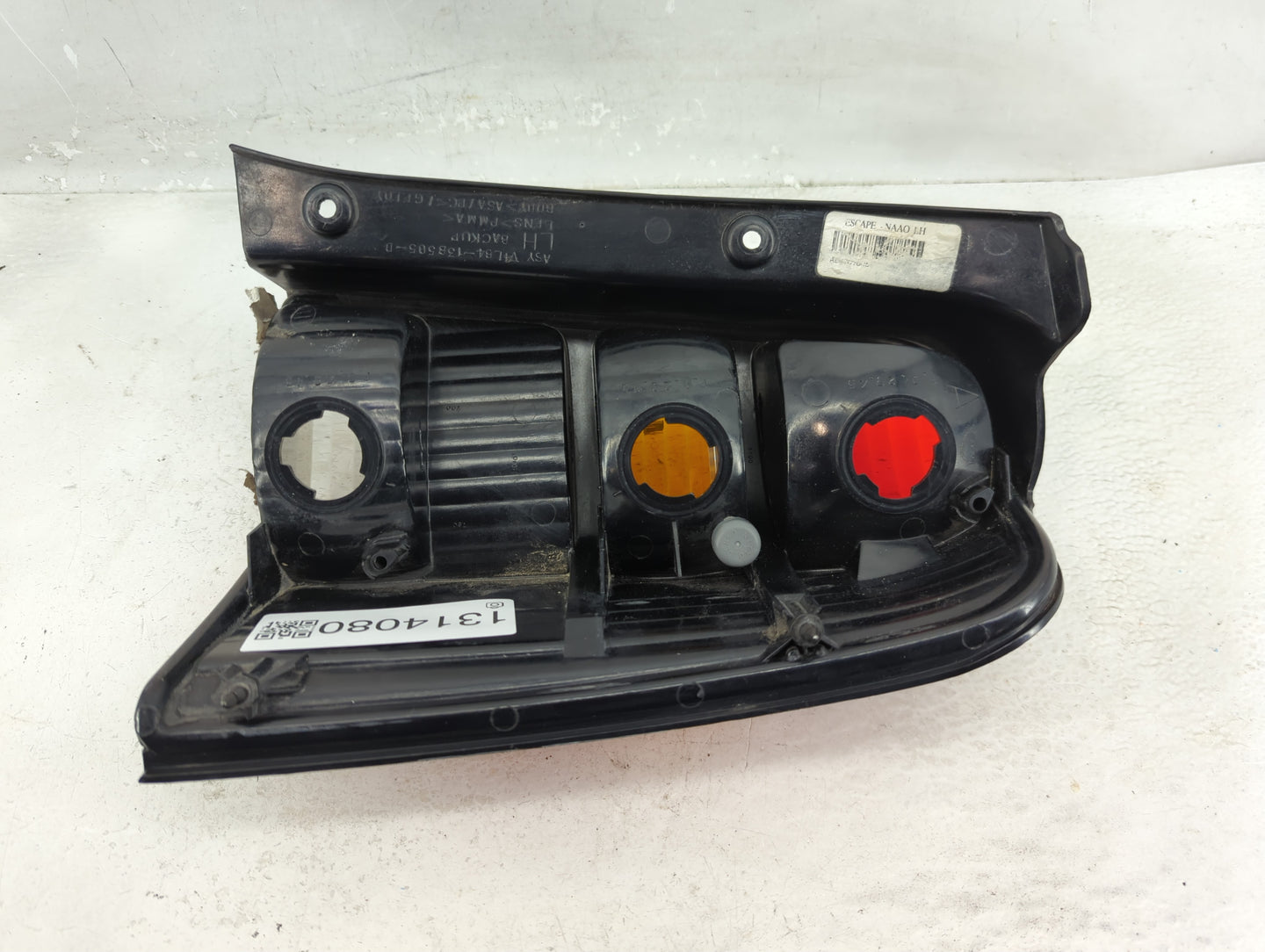 2001-2007 Ford Escape Tail Light Assembly Passenger Right OEM P/N:4L84-13B505-D Fits Fits 2001 2002 2003 2004 2005 2006 2007