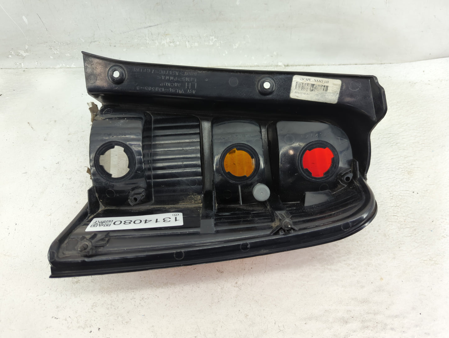 2001-2007 Ford Escape Tail Light Assembly Passenger Right OEM P/N:4L84-13B505-D Fits Fits 2001 2002 2003 2004 2005 2006 2007
