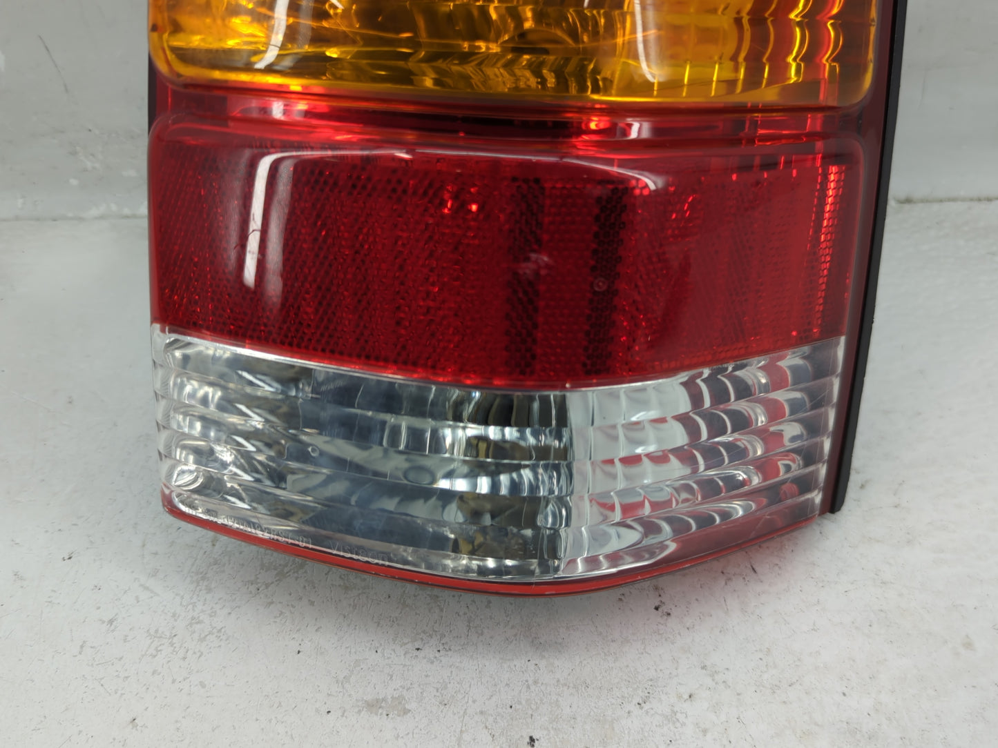 2001-2007 Ford Escape Tail Light Assembly Passenger Right OEM P/N:4L84-13B504 Fits Fits 2001 2002 2003 2004 2005 2006 2007 O