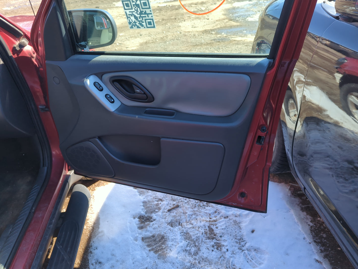 2005 Ford Escape Front Right Passenger Interior Door Panel Trim - Oemusedautoparts1.com