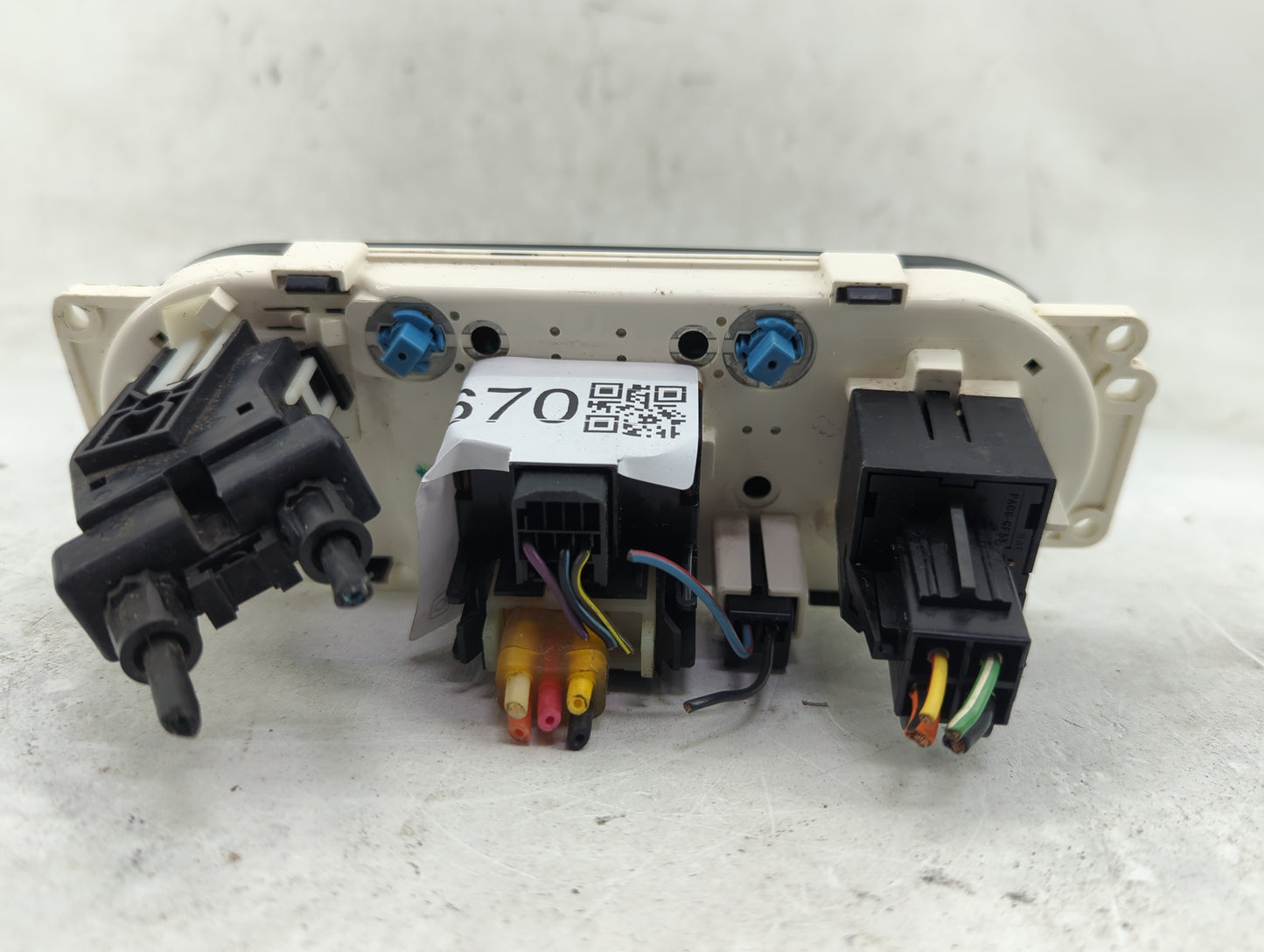 2002-2007 Ford Escape Climate Control Module Temperature AC/Heater Replacement P/N:YL8H-19980-A Fits OEM Used Auto Parts - O