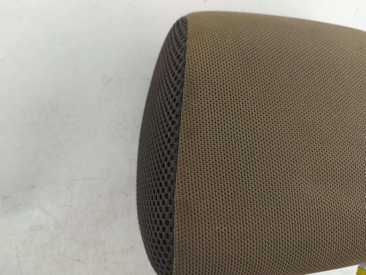 2005-2007 Ford Escape Headrest Head Rest Front Driver Seat Beige - Oemusedautoparts1.com