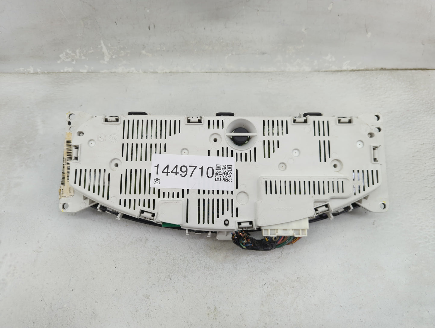 2005 Ford Escape Instrument Cluster Speedometer Gauges P/N:24810-EA67D Miles: Fits OEM Used Auto Parts - Oemusedautoparts1.c