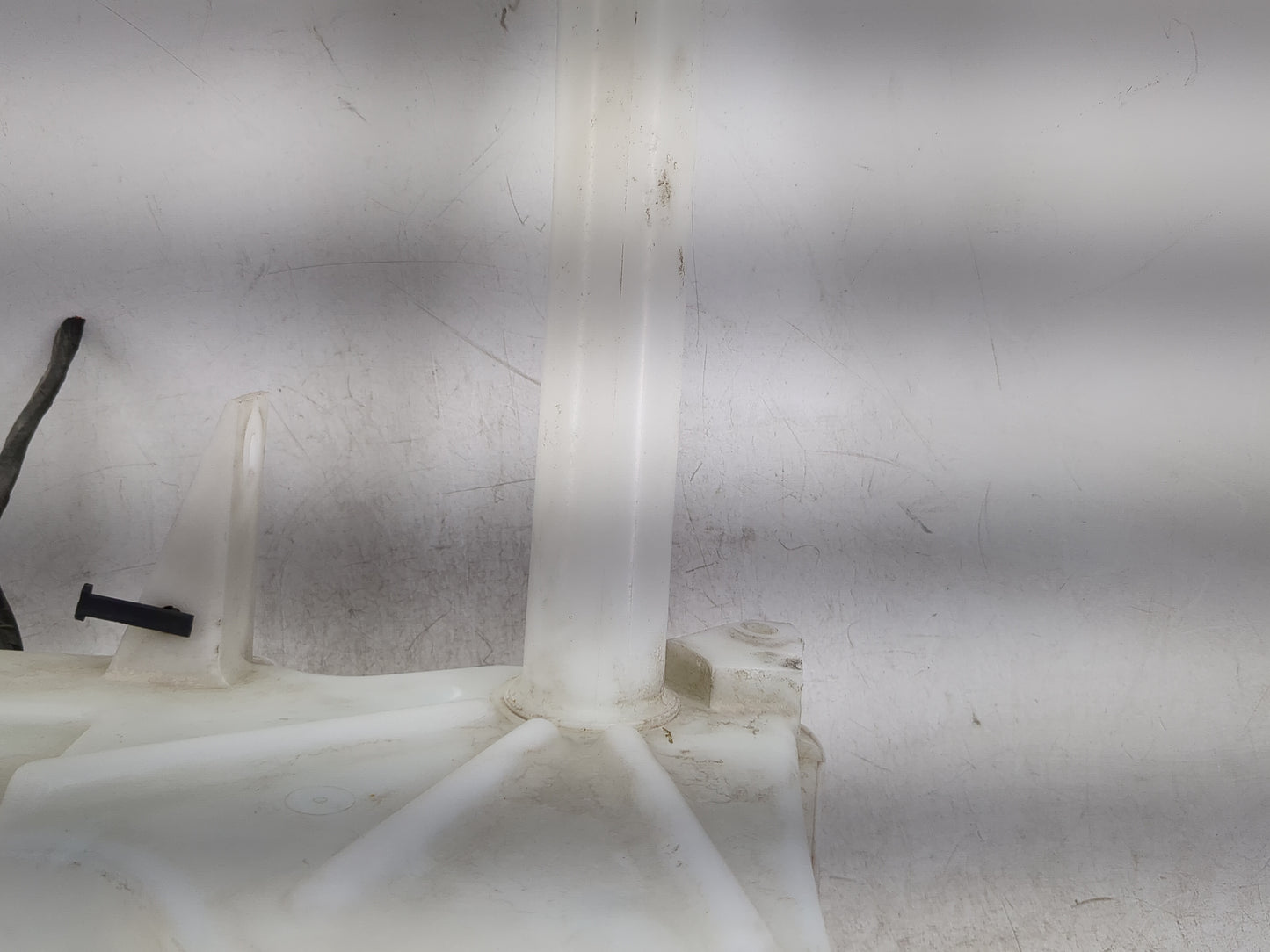 2001-2007 Ford Escape Windshield Washer Fluid Reservoir Bottle Oem - Oemusedautoparts1.com