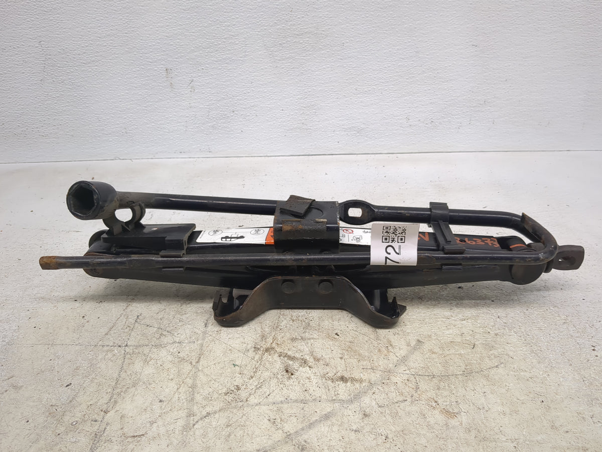 2005 Ford Escape Spare Scissor Car Jack 1512372 - Oemusedautoparts1.com