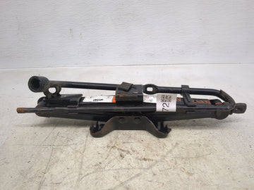2005 Ford Escape Spare Scissor Car Jack 1512372 - Oemusedautoparts1.com