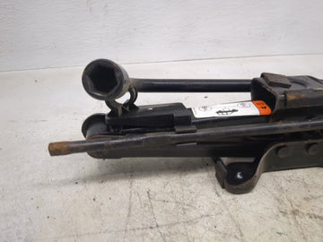 2005 Ford Escape Spare Scissor Car Jack 1512372