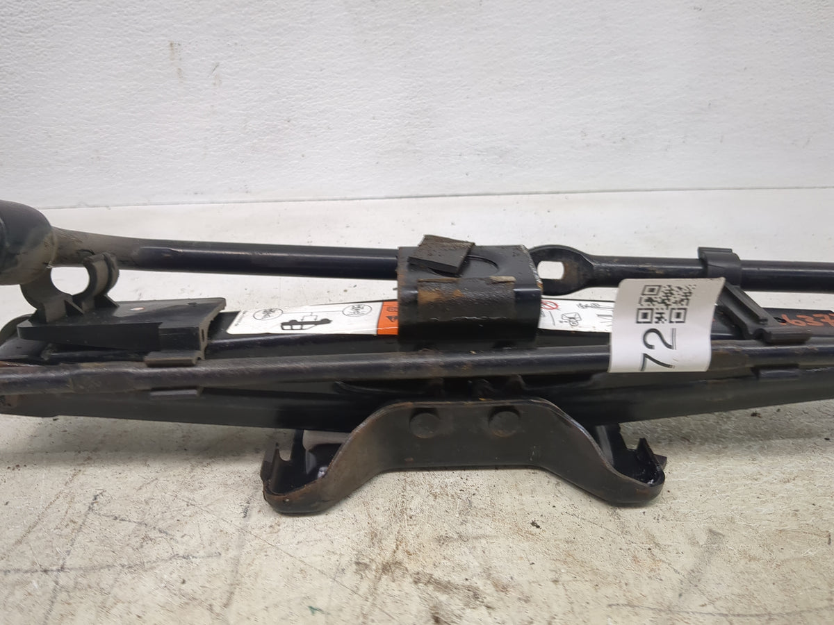 2005 Ford Escape Spare Scissor Car Jack 1512372 - Oemusedautoparts1.com