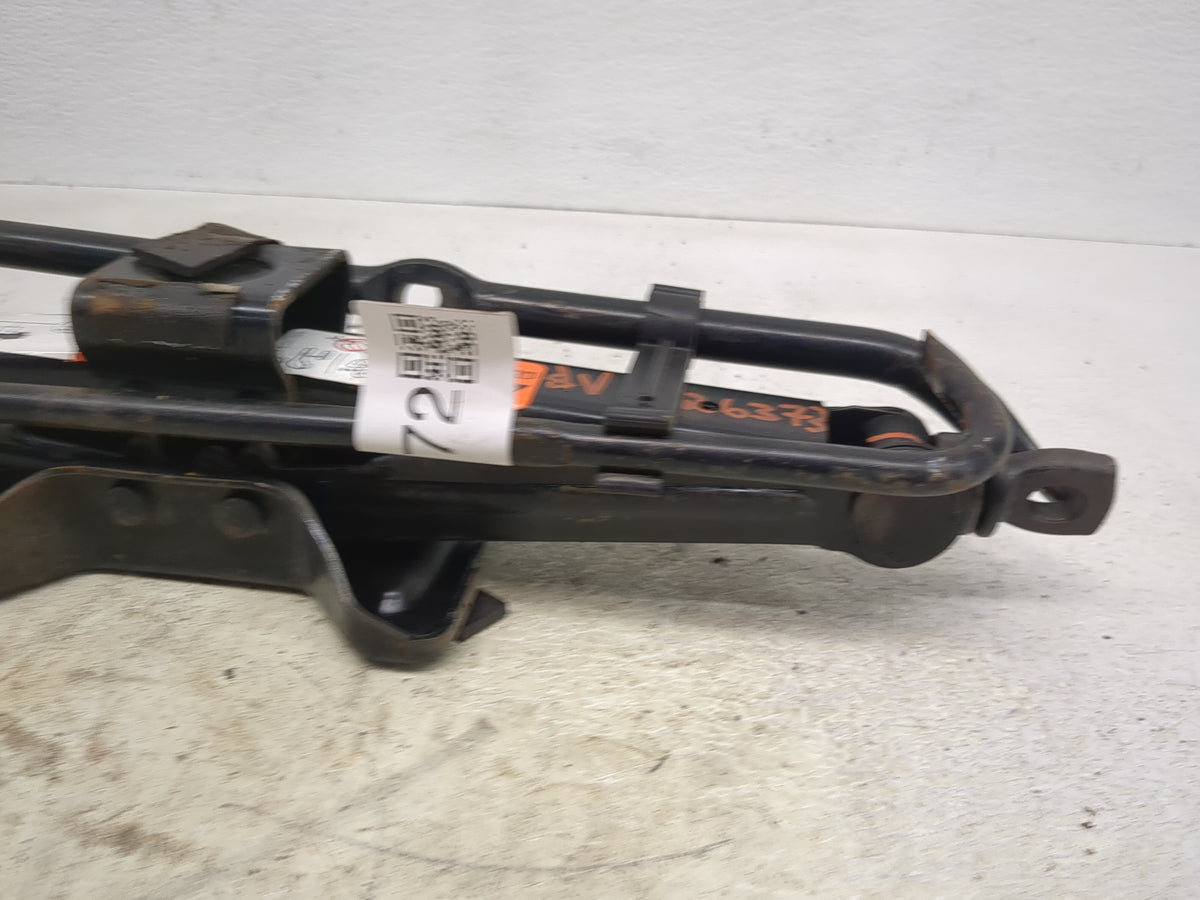 2005 Ford Escape Spare Scissor Car Jack 1512372 - Oemusedautoparts1.com