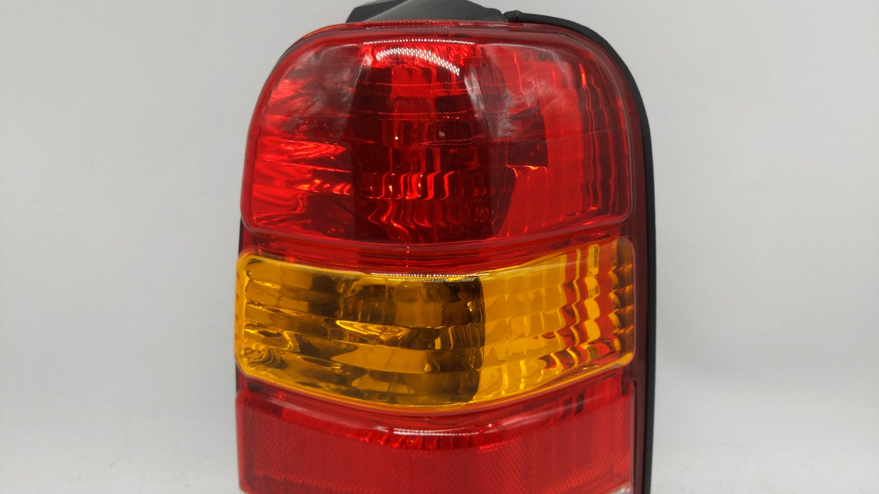 2001-2007 Ford Escape Tail Light Assembly Passenger Right OEM P/N:4L84-13B504-D Fits Fits 2001 2002 2003 2004 2005 2006 2007