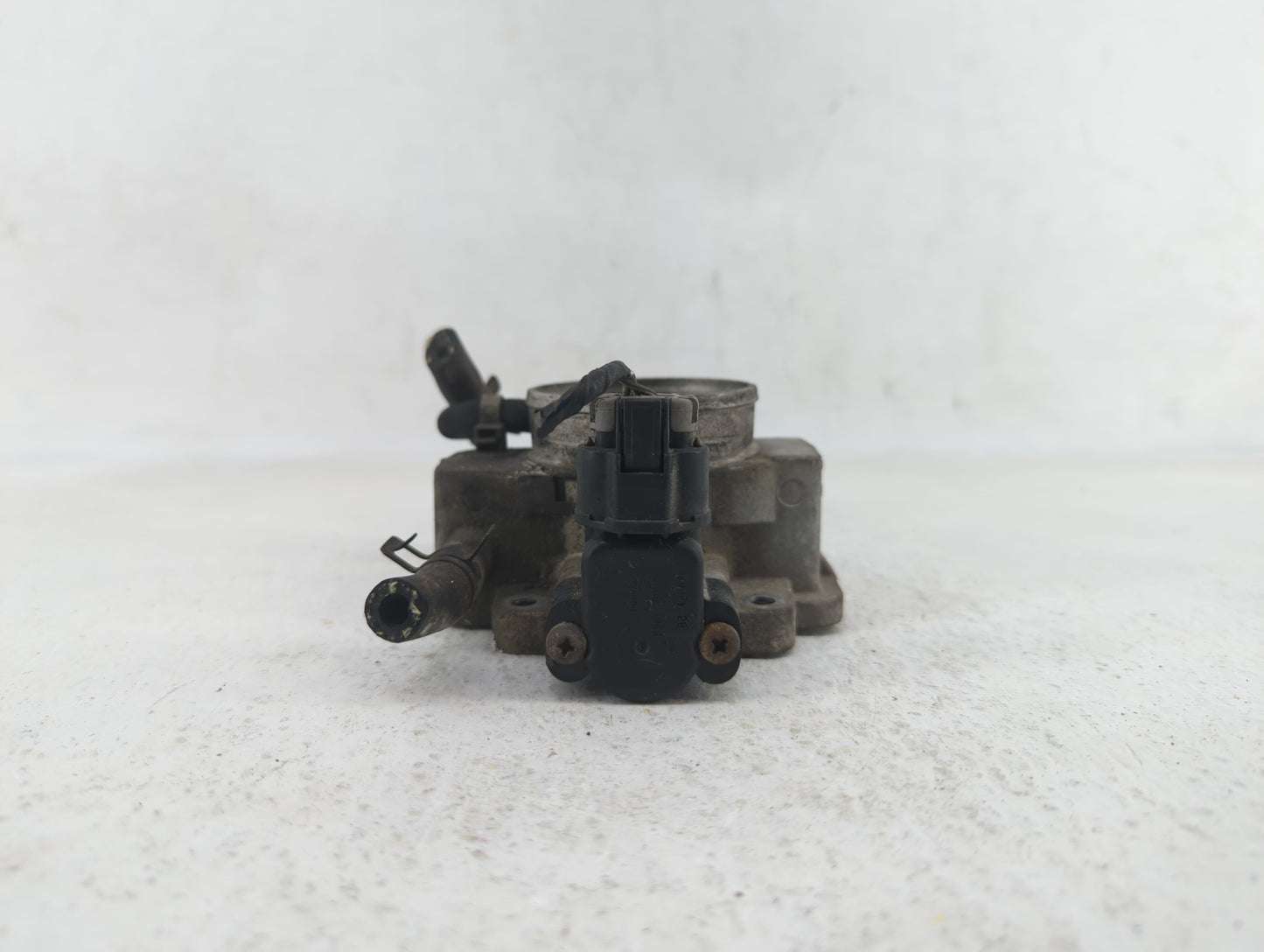 2005-2008 Ford Escape Throttle Body P/N:5L8E-AF F5RF-98989 Fits Fits 2005 2006 2007 2008 OEM Used Auto Parts - Oemusedautopa