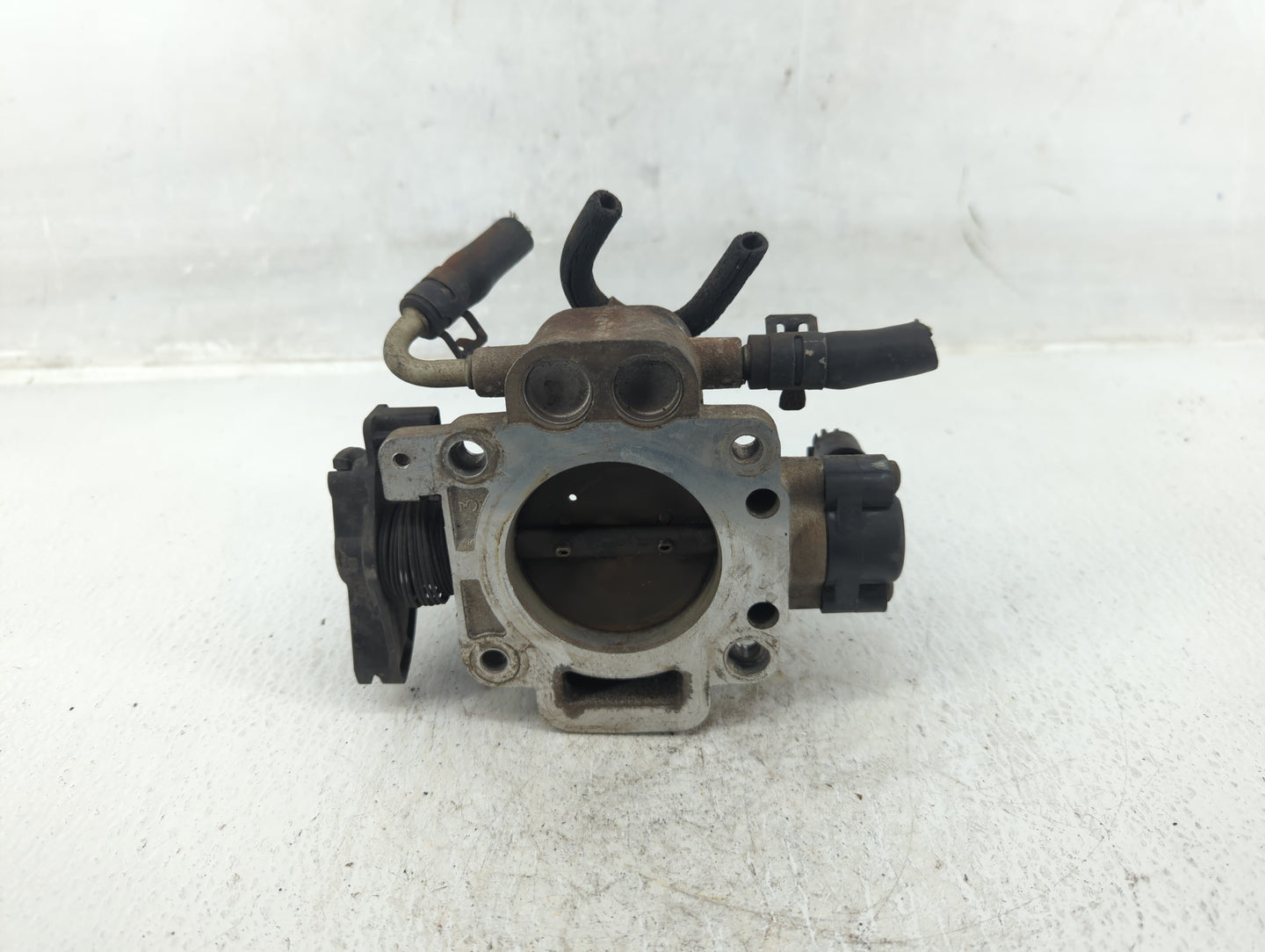 2005-2008 Ford Escape Throttle Body P/N:F5RF 9B989 BB Fits Fits 2005 2006 2007 2008 OEM Used Auto Parts - Oemusedautoparts1.