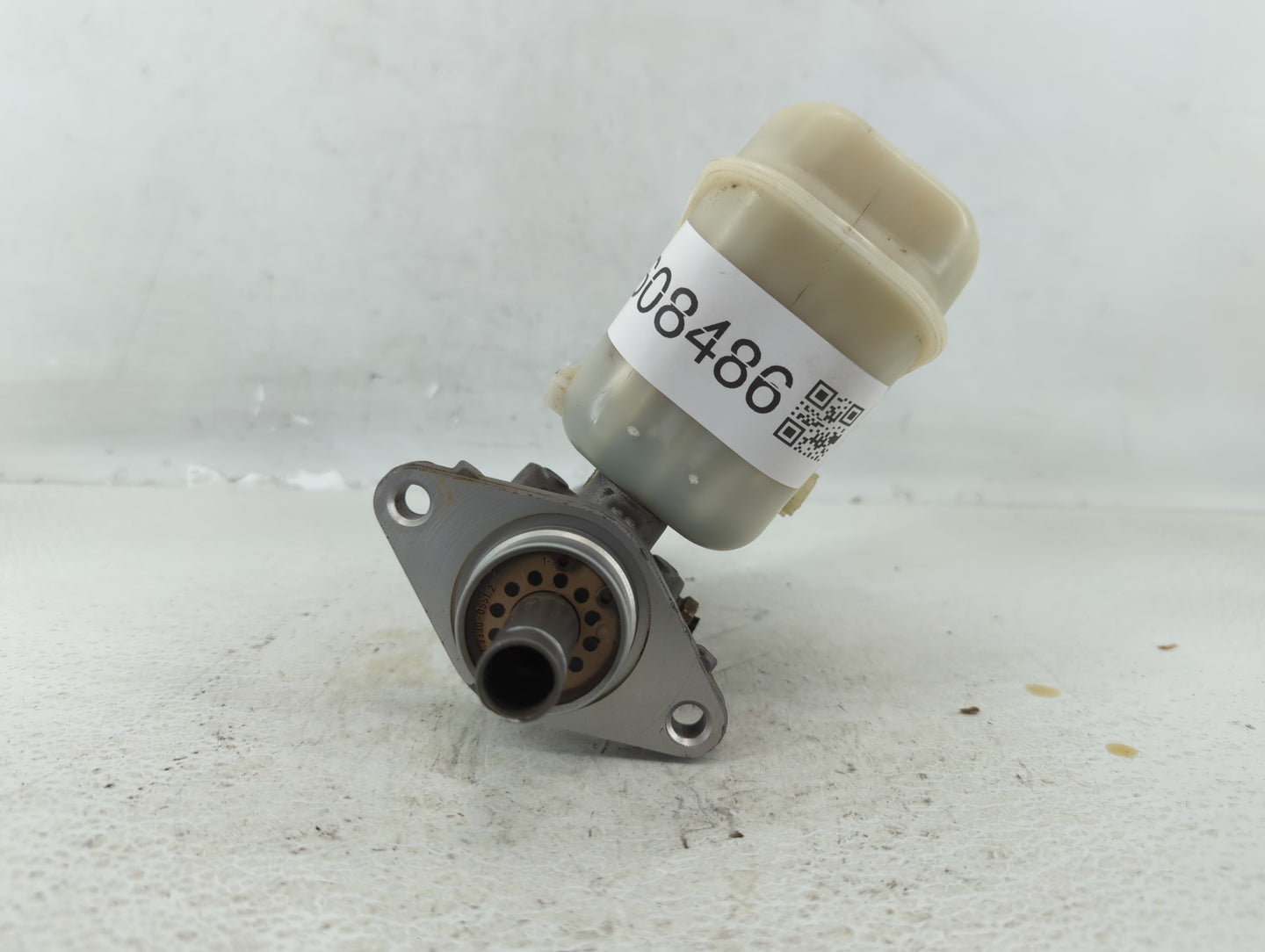2005-2007 Ford Escape Brake Master Cylinder - Oemusedautoparts1.com