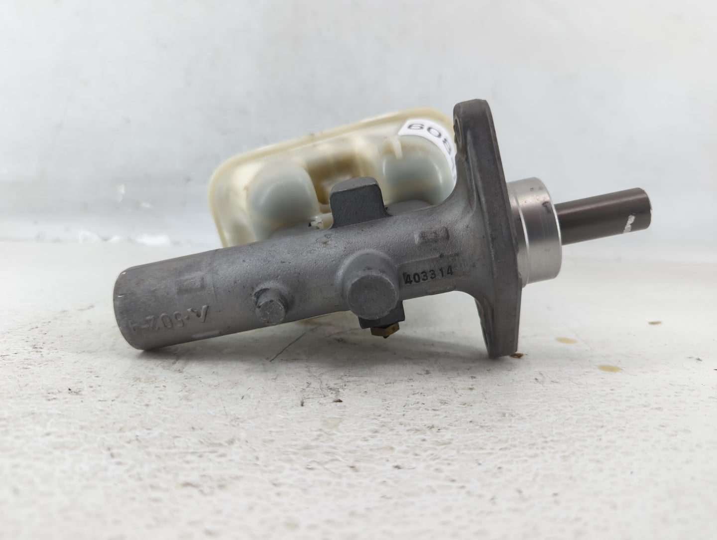 2005-2007 Ford Escape Brake Master Cylinder - Oemusedautoparts1.com