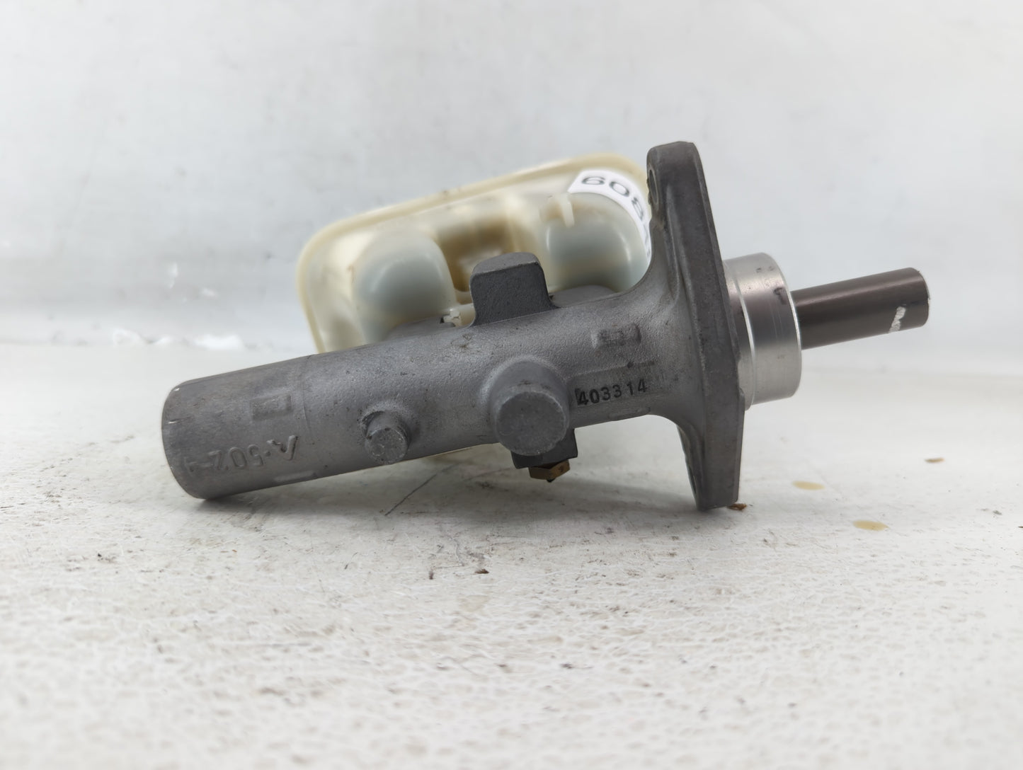 2005-2007 Ford Escape Brake Master Cylinder - Oemusedautoparts1.com