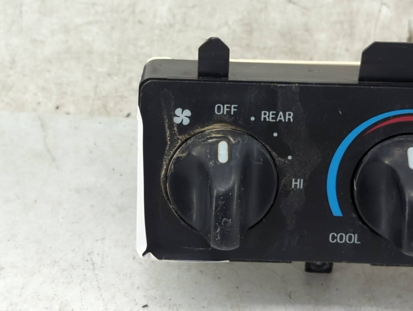 2000-2005 Ford Excursion Climate Control Module Temperature AC/Heater Replacement P/N:YC3H19E764AA Fits OEM Used Auto Parts 