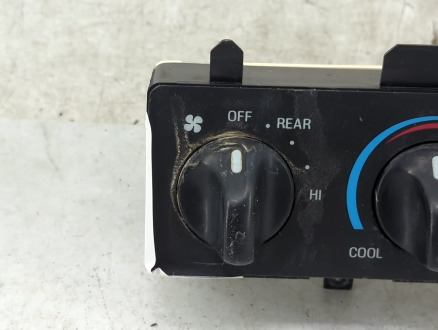 2000-2005 Ford Excursion Climate Control Module Temperature AC/Heater Replacement P/N:YC3H19E764AA Fits OEM Used Auto Parts 