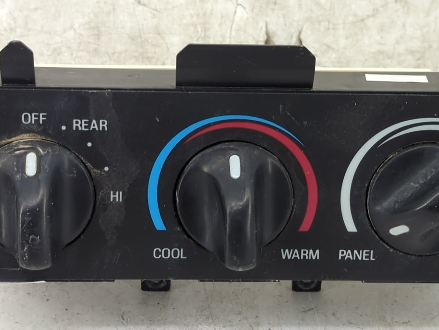 2000-2005 Ford Excursion Climate Control Module Temperature AC/Heater Replacement P/N:YC3H19E764AA Fits OEM Used Auto Parts 