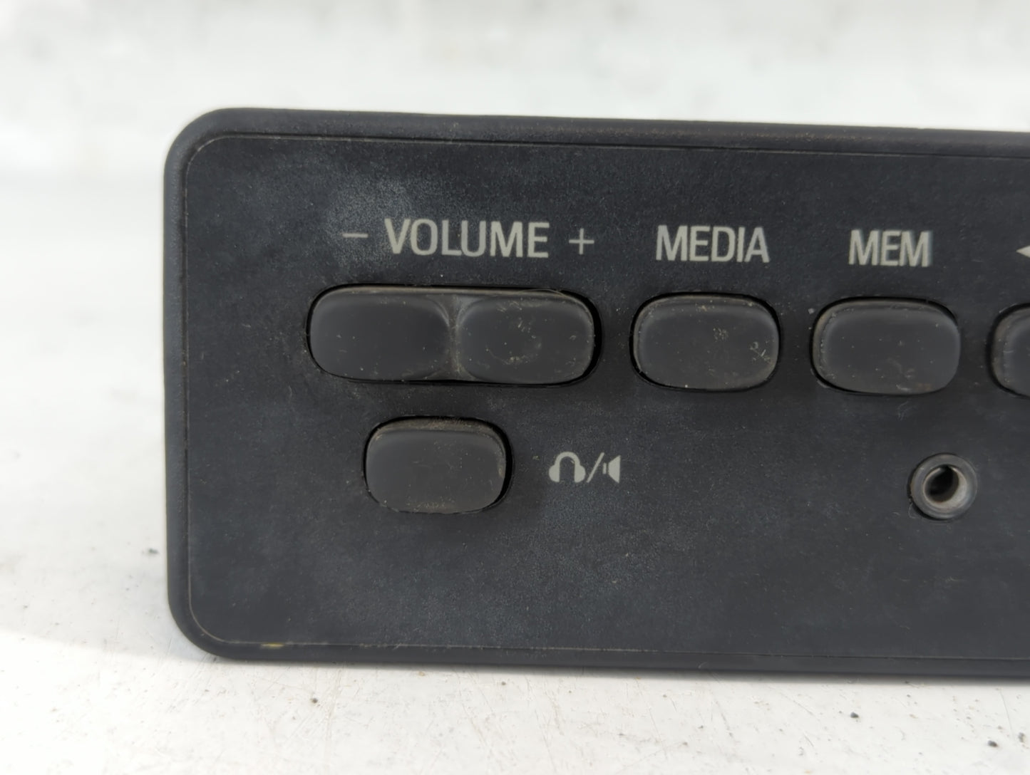 2005 Ford Excursion HEADPHONE AUDIO CONTROL - Oemusedautoparts1.com