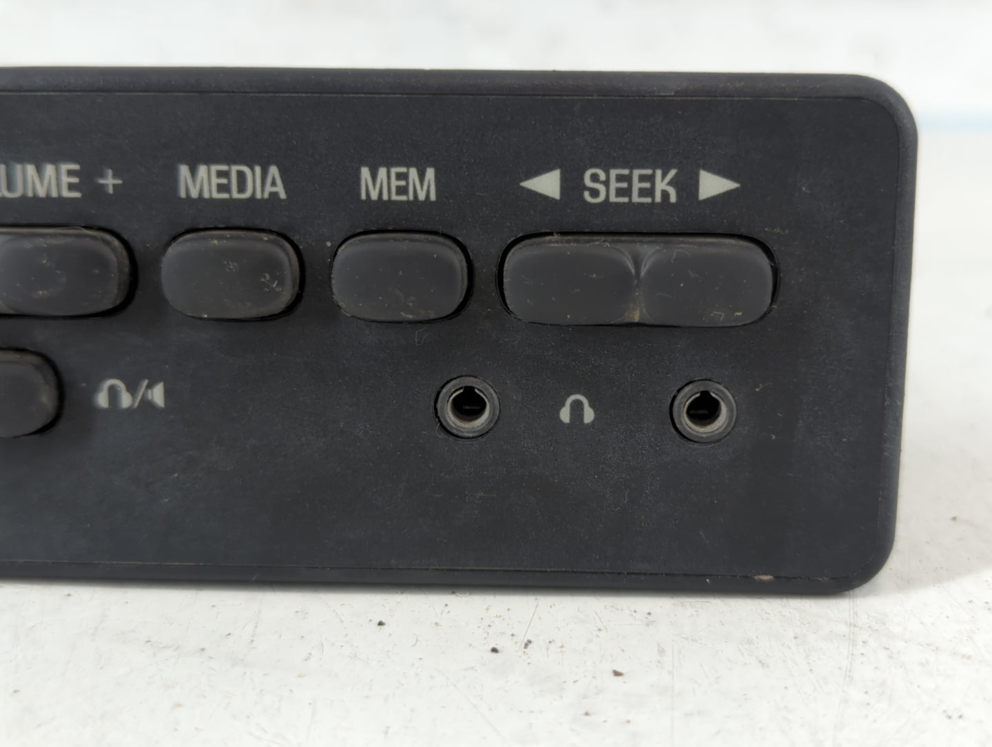 2005 Ford Excursion HEADPHONE AUDIO CONTROL - Oemusedautoparts1.com
